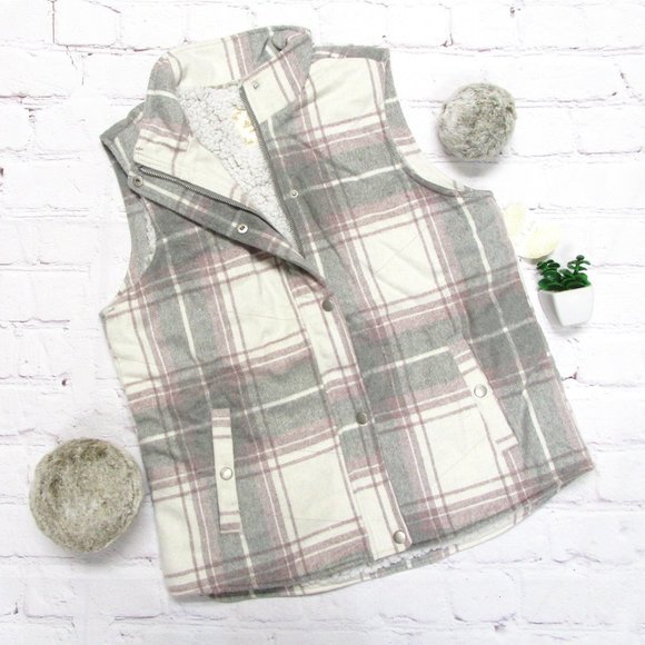 Altar'd State Alpine Plaid Puffer Vest (M)- NWT - Picture 4 of 10